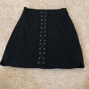 really cute black skirt